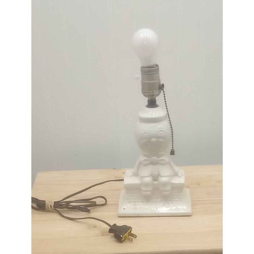 Vintage leviton cream colored Humpty Dumpty lamp.tested. Works